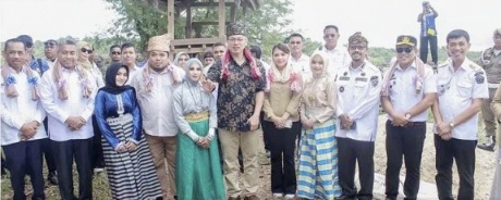 Wa Ode Rabia Al Adawia Telusuri Jejak Kerajaan Bombonawulu di Benteng Lakudo Bersama Bupati Buteng dan Muna