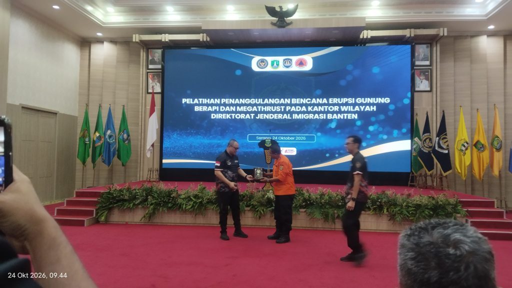 Kanwil Imigrasi Banten Latih Pegawai Hadapi Erupsi Gunung dan Megathrust Bersama BPBD