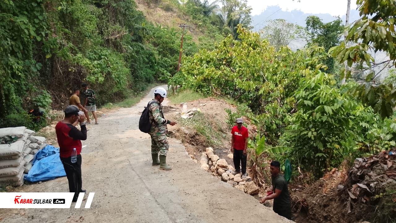 TMMD ke-130 Kodim 1418/Mamuju Lanjutkan Pengerjaan Talud di Desa Pammulukang, Kecamatan Kalukku