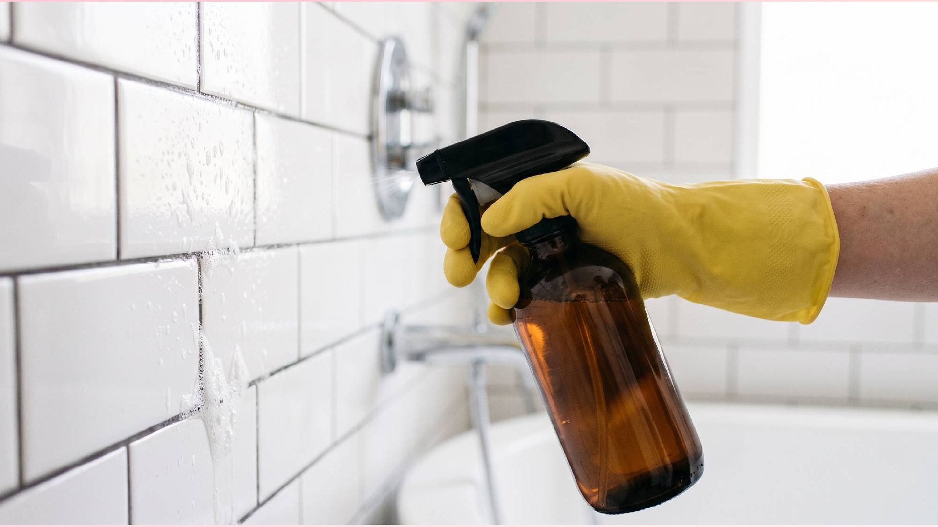 Hidrogen Peroksida 3% Bersihkan Jamur Kamar Mandi Lebih Efektif dari Cuka