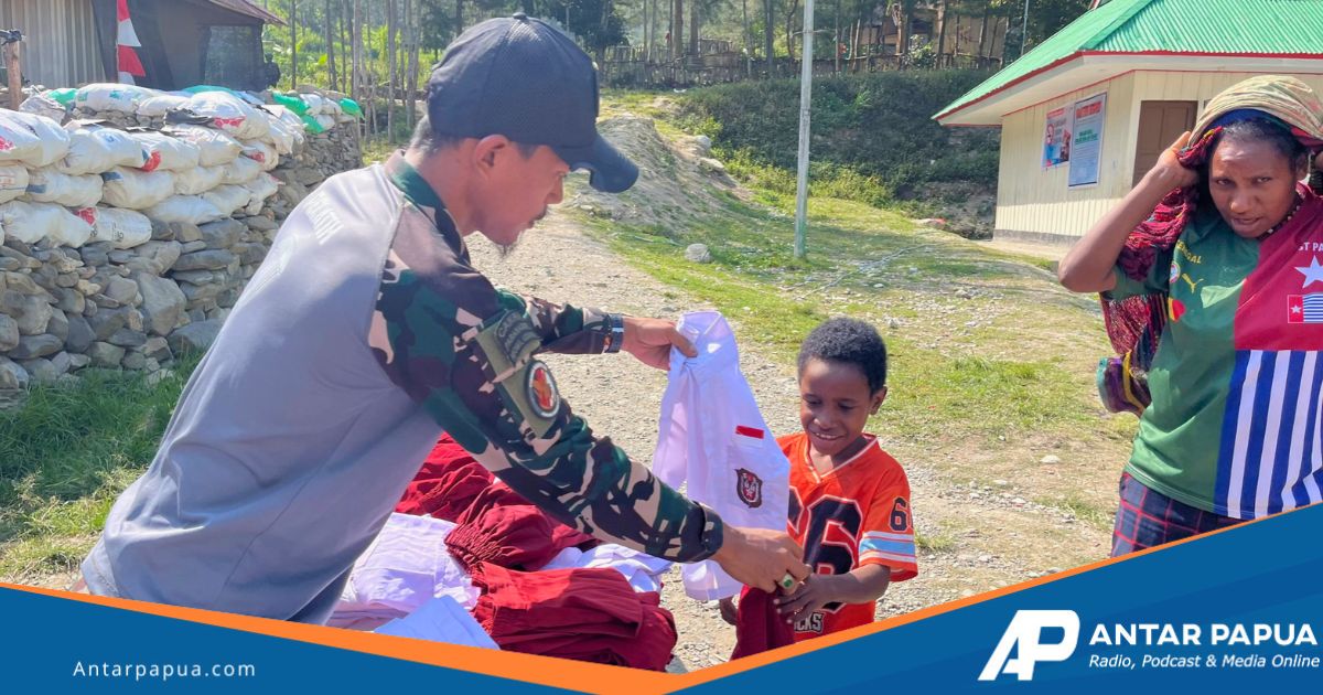 TK Beoga Salurkan Seragam ke Anak Distrik Beoga, Dorong Semangat Belajar di Kabupaten Puncak