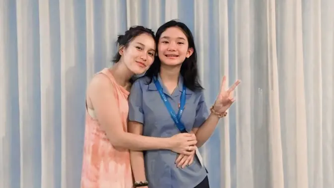 5 Penyanyi Dangdut yang Tak Ingin Anaknya Ikut Dunia Hiburan