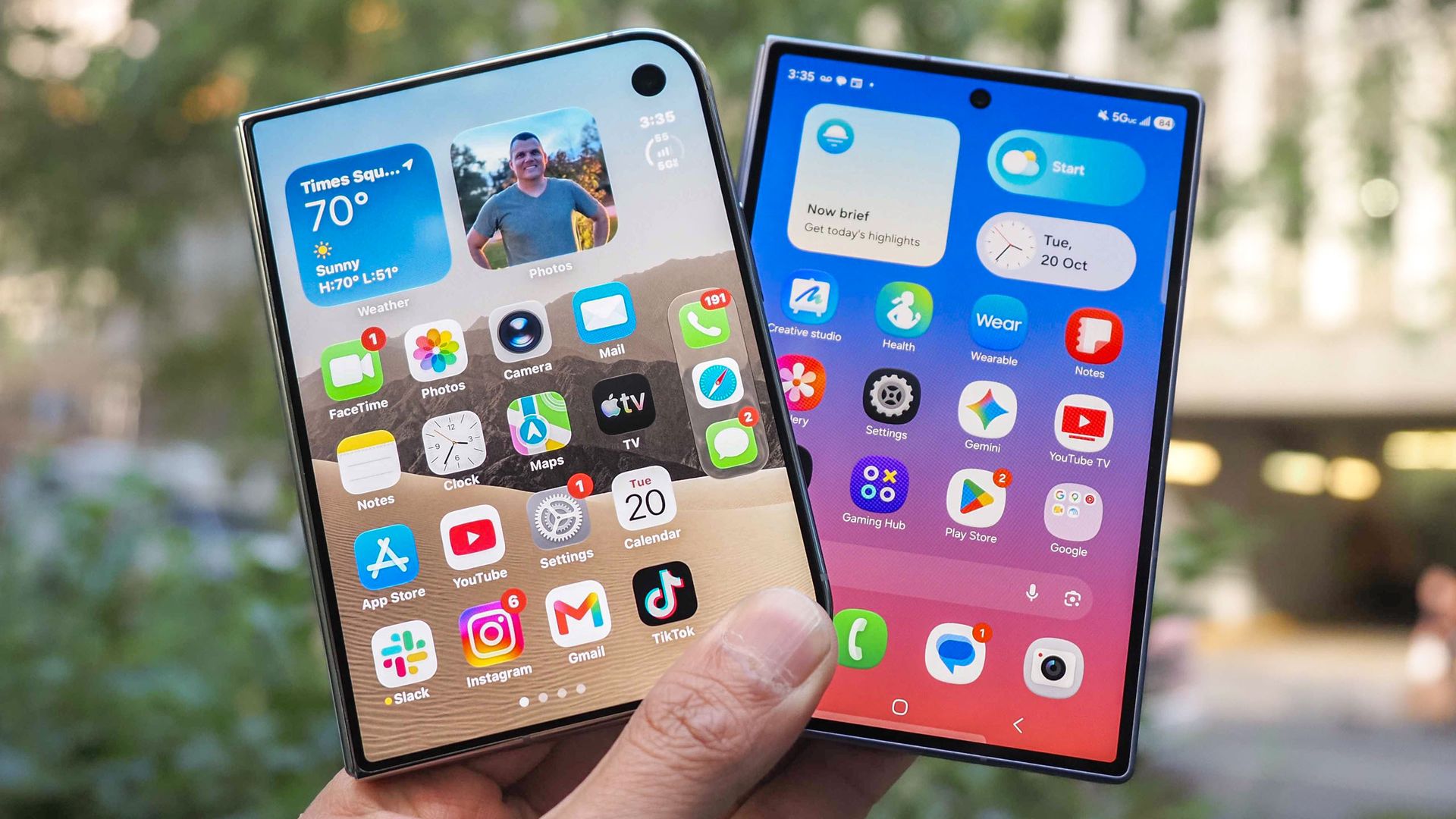 iPhone Duo Kalahkan Galaxy Z Fold 8 di 7 Aspek, dari Layar sampai Baterai