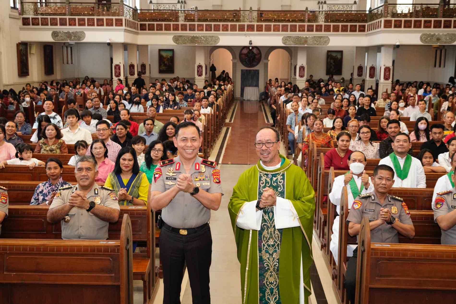 Wakapolda NTB Brigjen Hari Nugroho Sambangi Gereja Santa Maria Mataram, Ajak Jemaat dan Tokoh Agama Jaga Kamtibmas