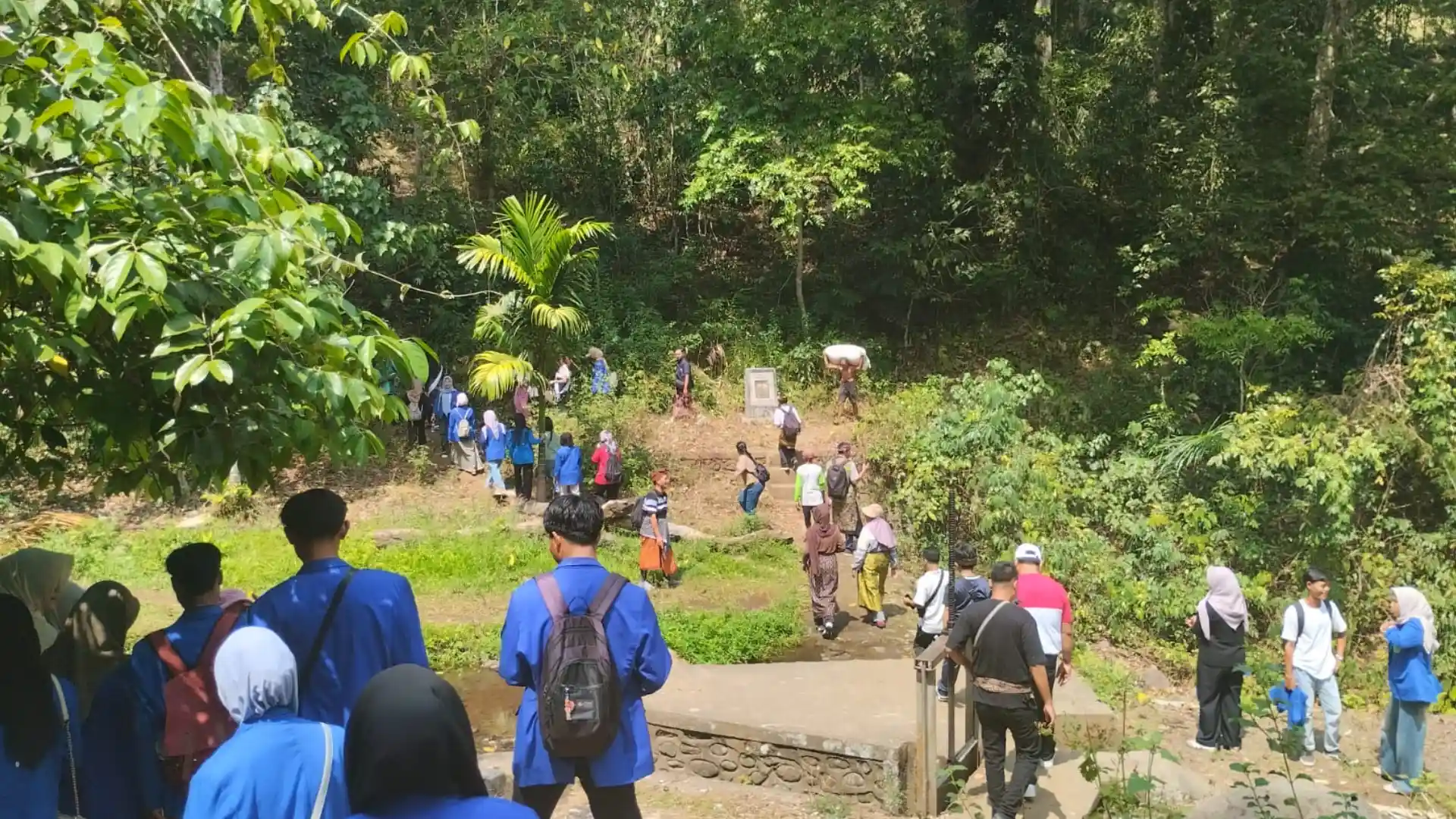 Disbud NTB Ajak 300 Mahasiswa Jelajah Adat Bayan Lombok Utara, dari Masjid Kuno hingga 84 Hektare Hutan Adat