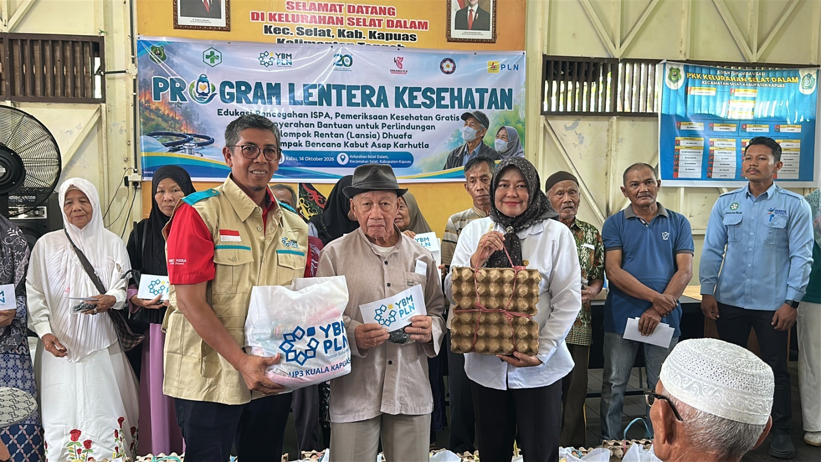 50 Lansia Dhuafa di Kapuas Terima Pemeriksaan Gratis dan Sembako dari Program Lentera Kesehatan YBM PLN