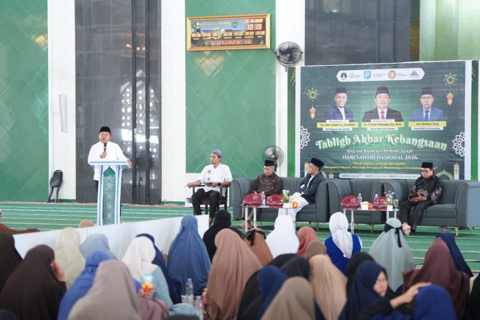 Sekda Ternate Rizal Marsaoly Ingatkan Akhlak dan Karakter Generasi Muda di Tablig Hari Santri 2026