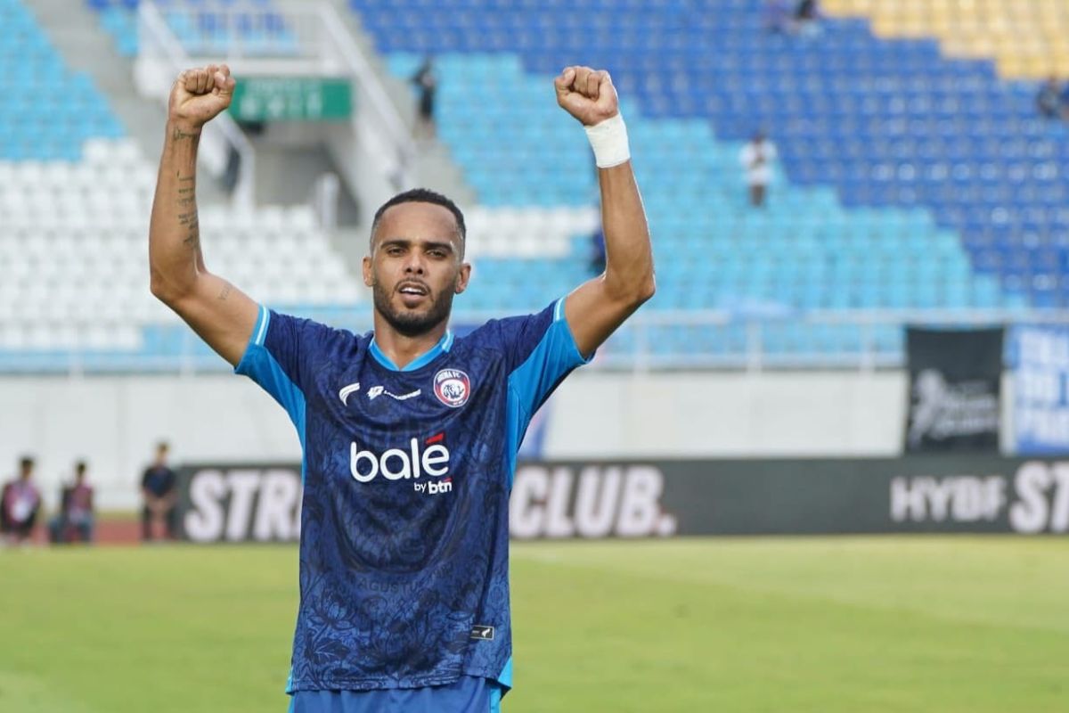 Arema FC Libas Dewa United 4-0, Careca Cetak Brace di Kanjuruhan