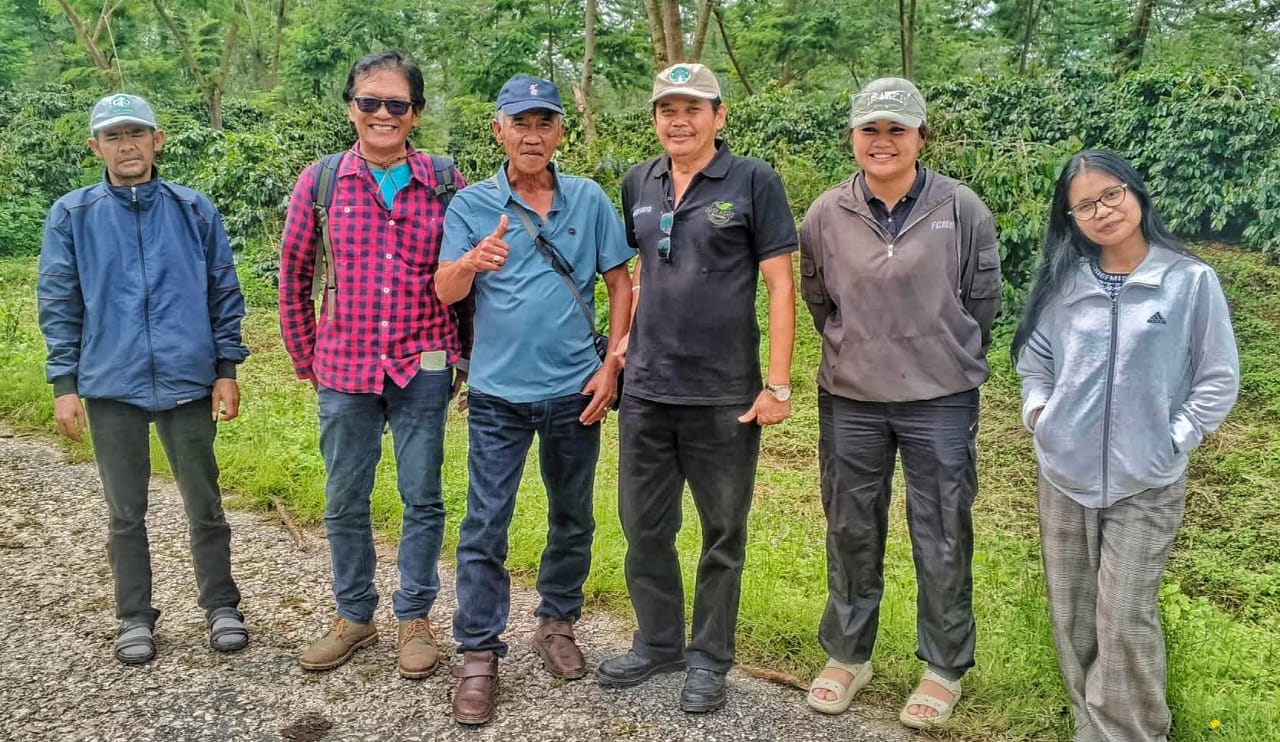 Pakar Kopi Gayo Zaini Latih Pemangkasan Kopi di Sidikalang, Siapkan Tenaga Terampil untuk Lahan Eksportir Medan