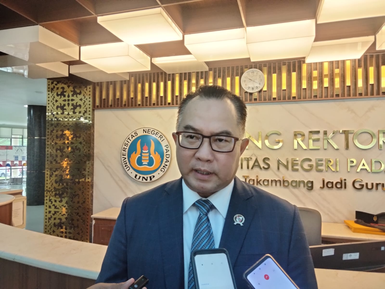 Kepala BRIN Pamer Teknologi AI hingga Tepung Singkong Pemadam Api di Dies Natalis ke-72 UNP Padang