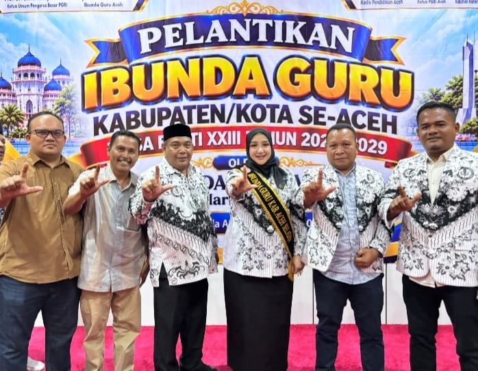 Ketua PGRI Aceh Selatan Dampingi Pelantikan Ibunda Guru, Devina Hafisah Siap Sinergi dengan 23 Kabupaten/Kota
