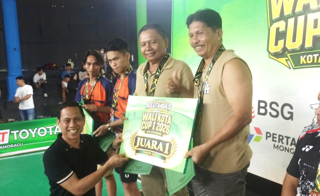 Sangadi Tambun Pinonobatuan Jenny Poluan Juara Ganda Putra C Lokal BMR di Wali Kota Cup I Kotamobagu