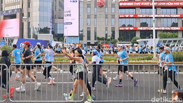 Hamil 6 Bulan, Dina Tuntaskan Lari 10K di JRF 2026