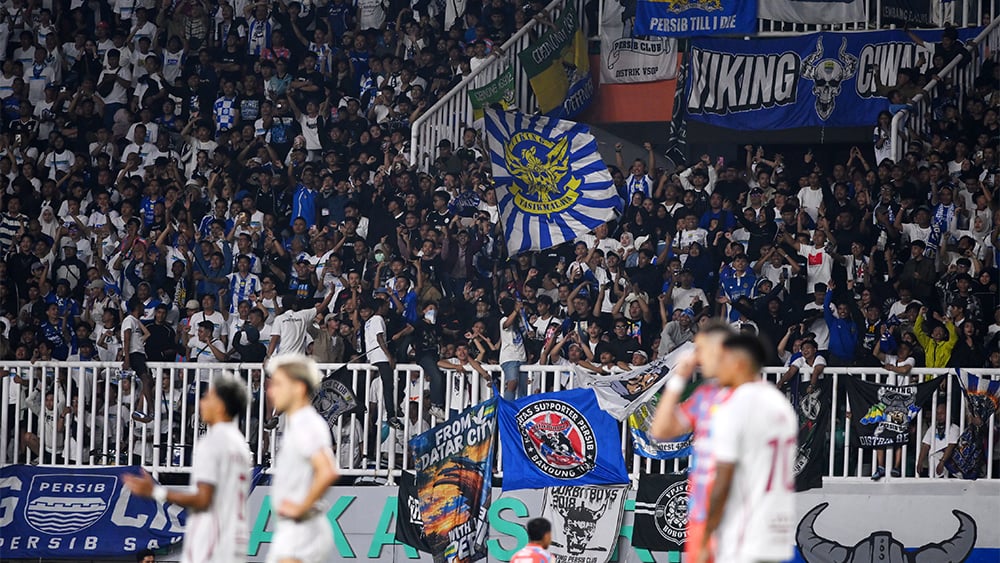 Bobotoh Kepung Pakansari, Persib Tekuk Garudayaksa 2-1 di Injury Time