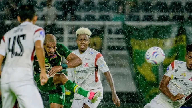 Persebaya Surabaya Bekuk Madura United 3-1 di Derbi Jatim