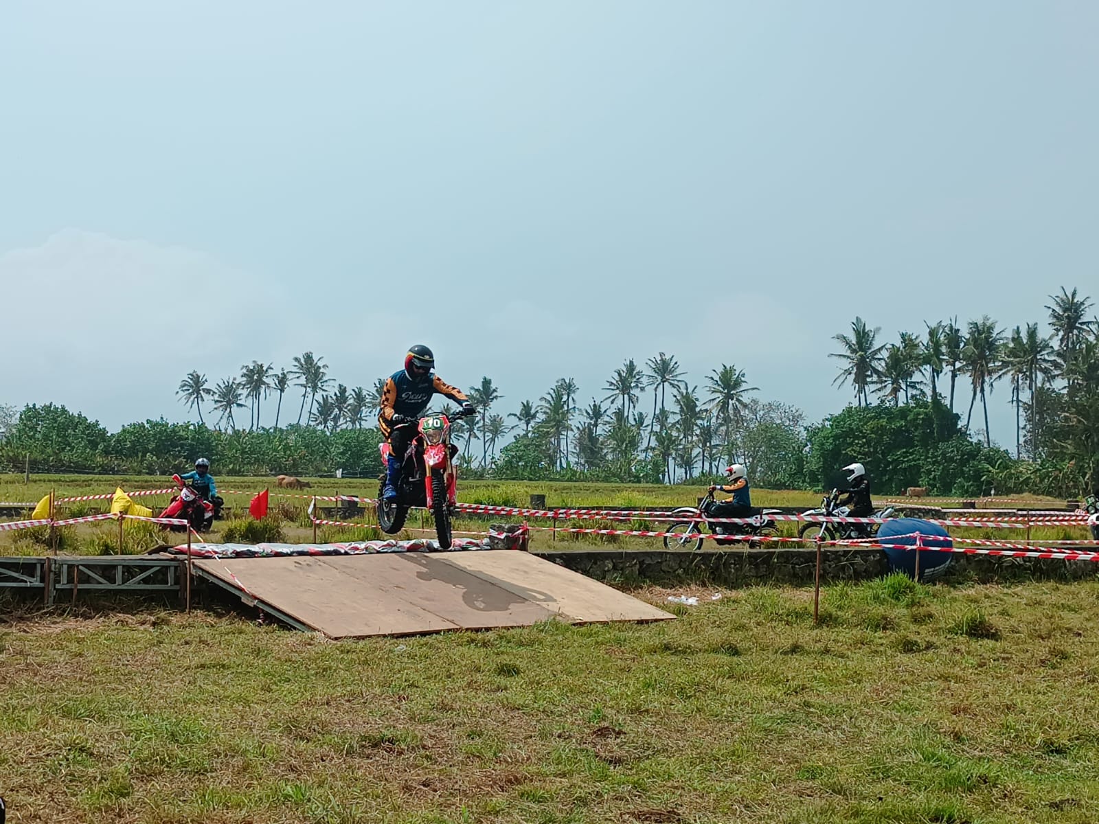 Swank Rally Tutup Slidetober Fest 2026 di Tabanan, 66 Rider Lintasi Jalur Pantai 15 Kilometer