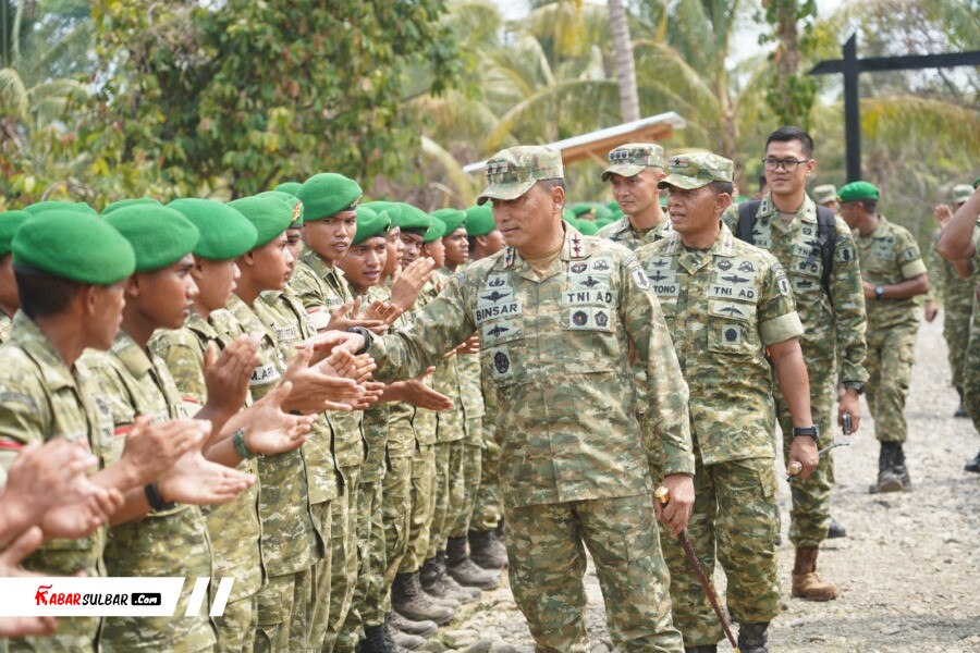 Pangdam XXIII/Palaka Wira Tinjau Lokasi Pembangunan Markas Asrama Yonif TP 746 di Mamuju