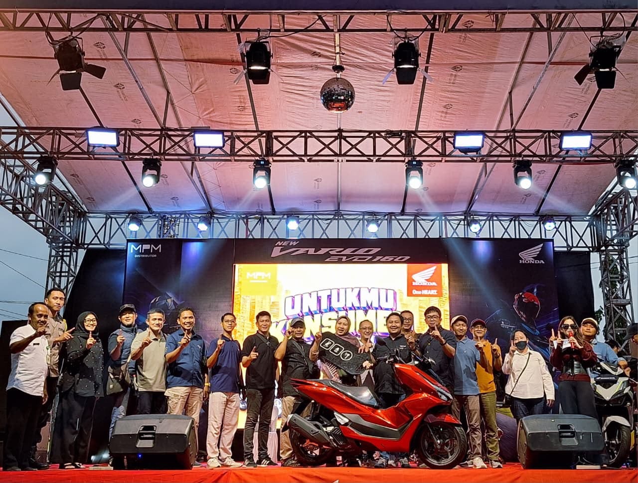 Honda Vario 160 Meriahkan Alun-Alun Jember: Test Ride dan Undian UKH
