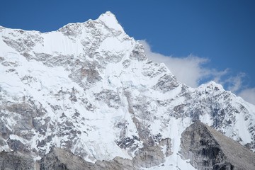 Gangkhar Puensum, Gunung 7.570 Meter yang Tak Pernah Ditaklukkan