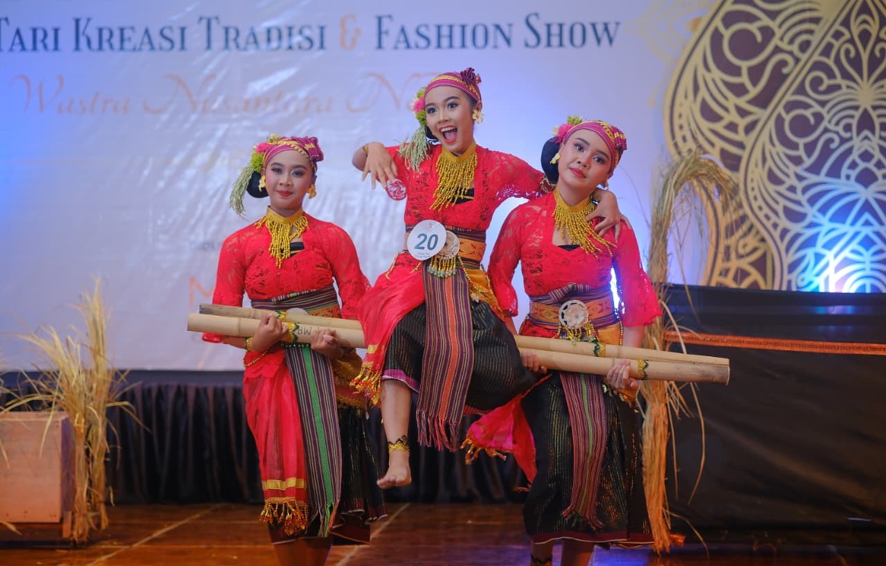 Aruna Senggigi Gelar Lomba Tari Sasambo dan Fashion Show Wastra NTB, Peserta Tembus 62 Orang