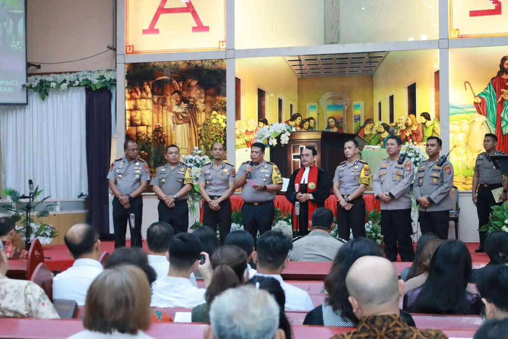 Wakapolda Kalsel Brigjen Pol Noviar Hadiri Minggu Kasih di Gereja GKE Eppata Banjarmasin, Jemaat Sampaikan Aspirasi Kamtibmas