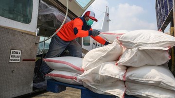 BMKG Kerahkan 9 Pesawat Modifikasi Cuaca Padamkan Karhutla