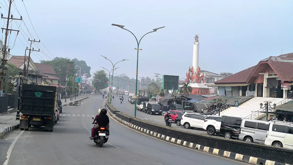 Hujan Buatan Bersihkan Langit Paringin Balangan, ISPU Tabalong Masih 368 Kategori Berbahaya