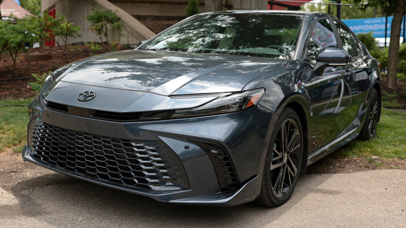 Toyota Camry Bukan Satu-satunya Sedan AWD, Ini 5 Alternatifnya