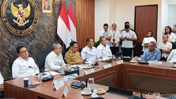 Mentan Klaim Stok Beras 24,5 Juta Ton, Aman hingga Agustus 2027