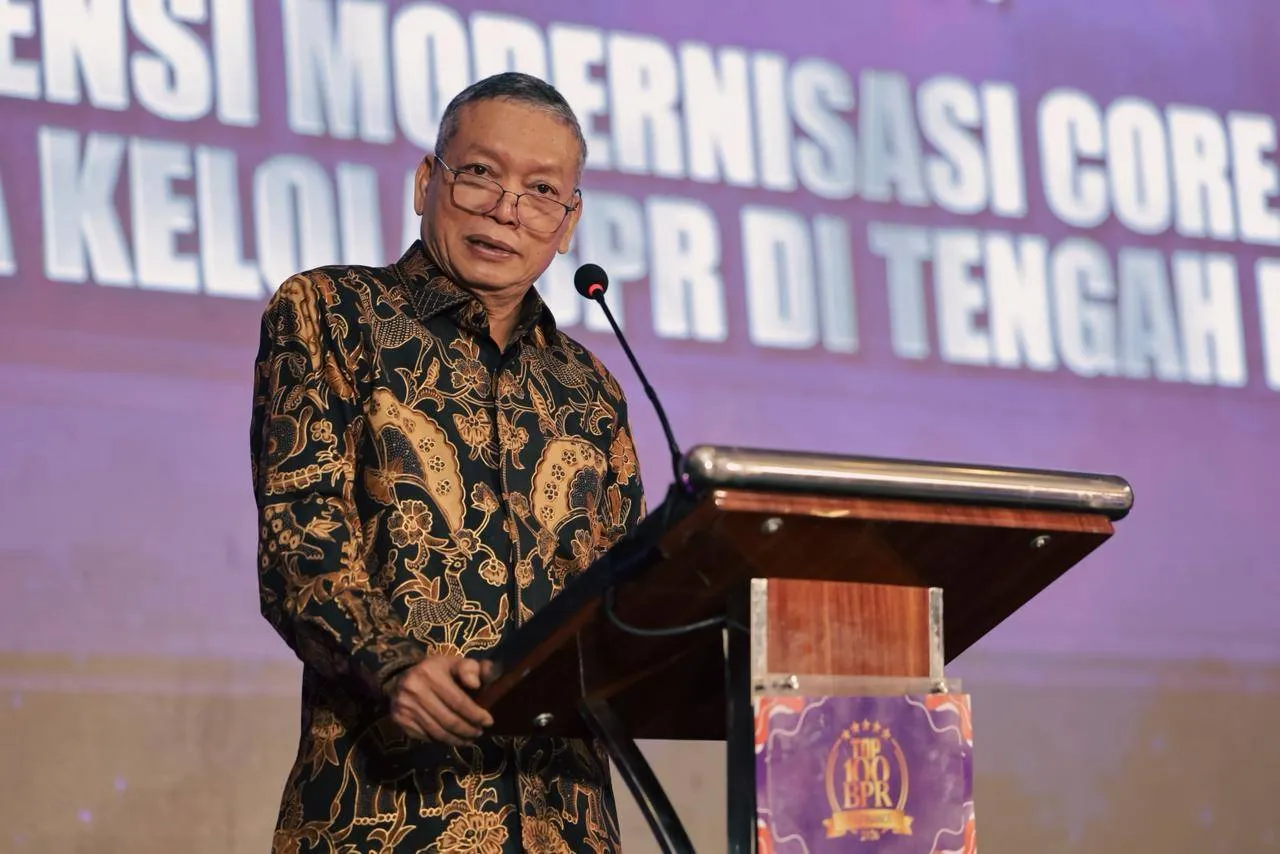 Rupiah Merangkak ke Rp18.000 per Dolar, IHSG Jumat 16 Oktober Anjlok dan Saham Terbakar