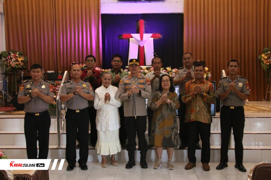 Kapolresta Mamuju Sambangi Jemaat GPDI Binanga, Warga Bisa Lapor Gangguan Kamtibmas lewat Call Center 110