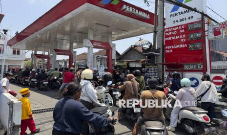 Pertamina Tambah Pasokan BBM dan Perpanjang Jam Operasional SPBU