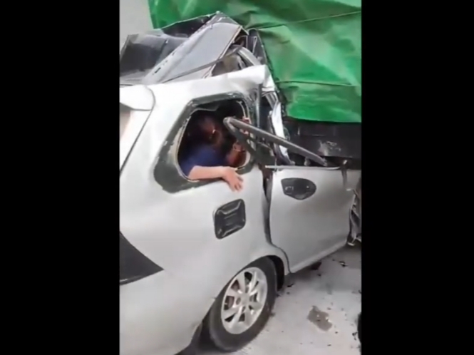 Minibus Rombongan Keluarga Hantam Truk Fuso di Tol Terpeka, 6 Tewas
