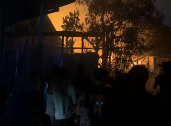 Kebakaran Subuh di Jalan Iskandar 22 Sampit, Dua Rumah Semi Permanen Terdampak