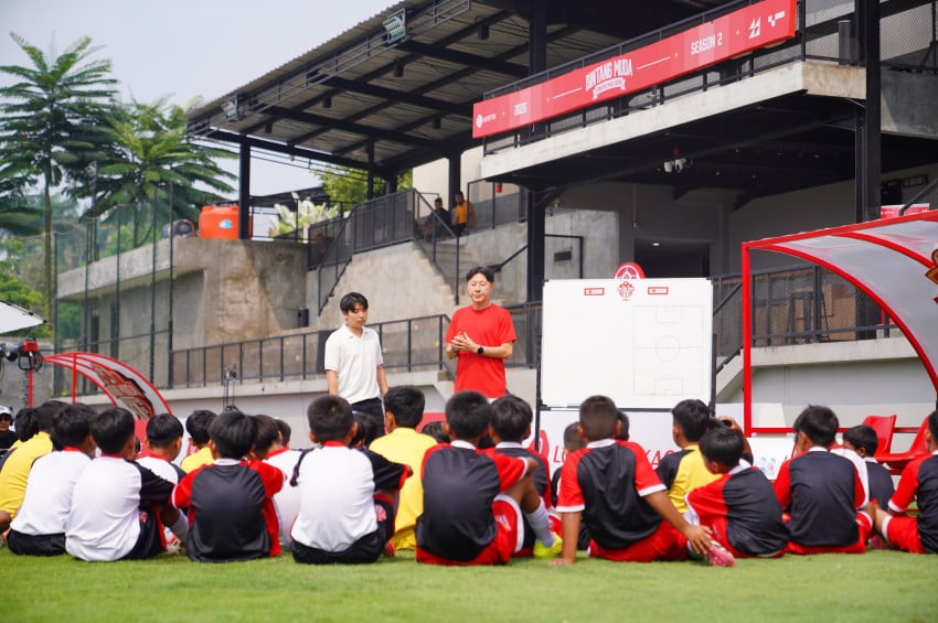 Shin Tae-yong Latih 40 Talenta Muda di Program LOTTE Bintang Muda 2026