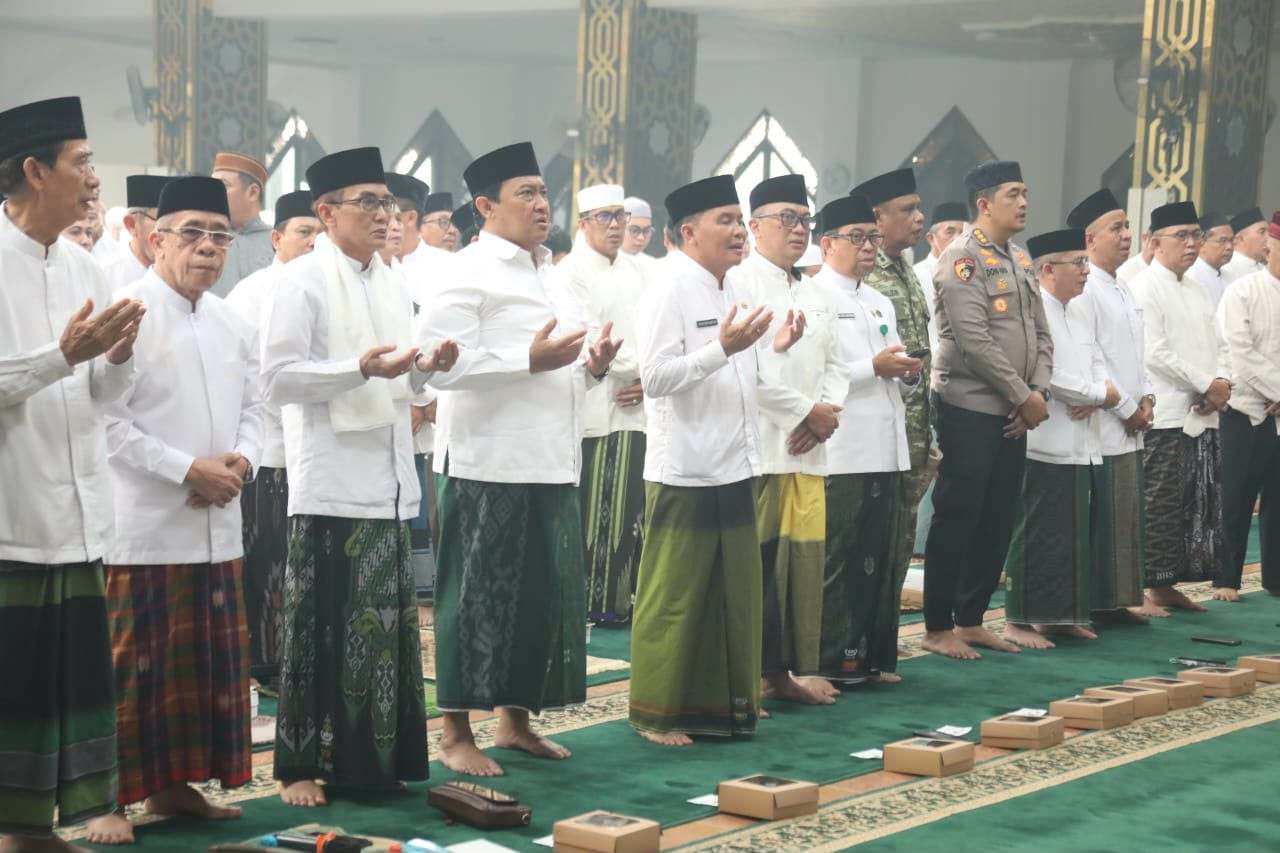Gubernur dan Wagub Kalteng Ikuti Doa Bersama Hari Santri 2026, Serahkan Bantuan untuk 5.000 Warga Terdampak Karhutla