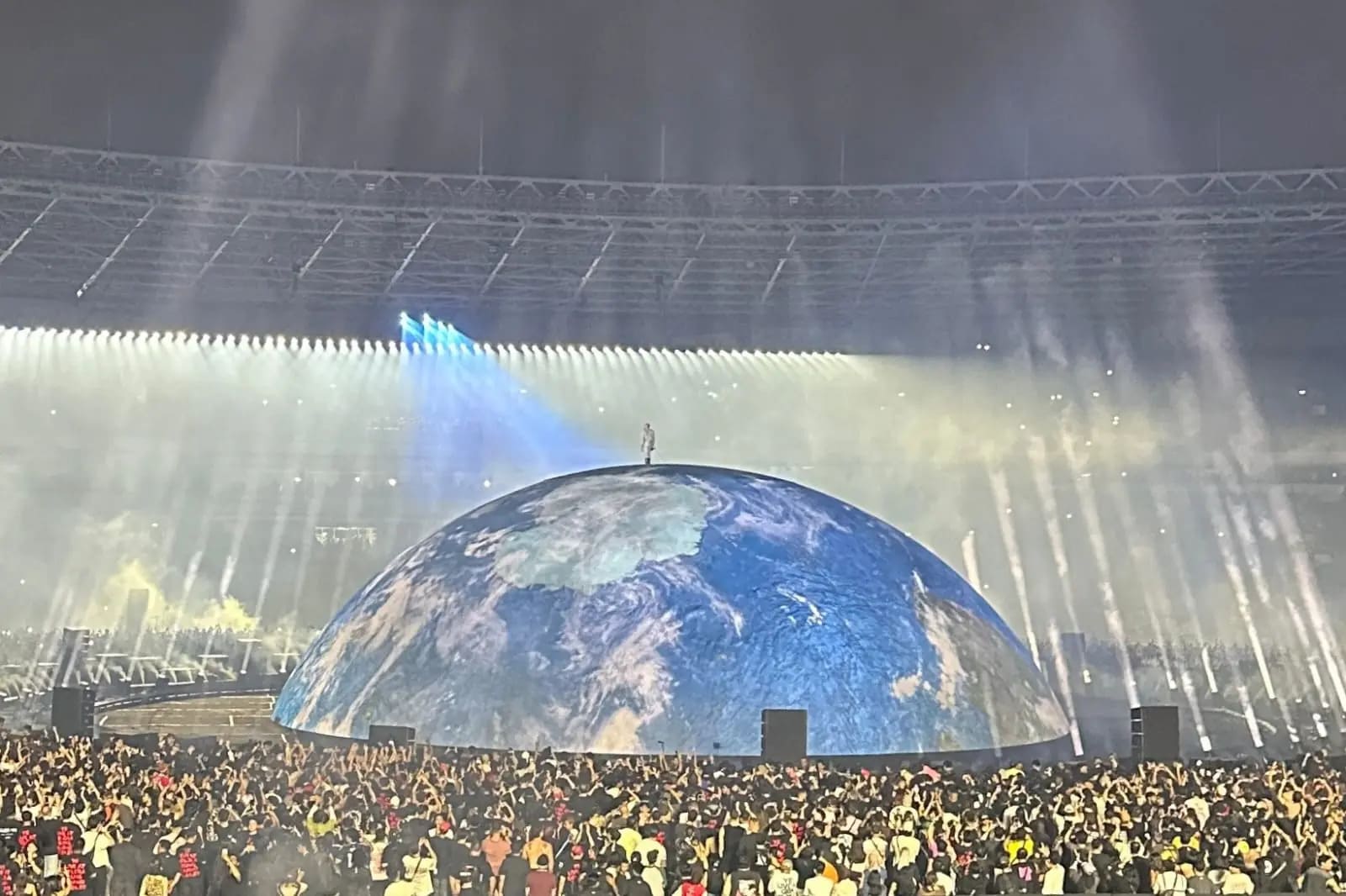 Konser Ye Live in Jakarta 2026 Hasilkan Rp600 Miliar, 70 Ribu Penonton