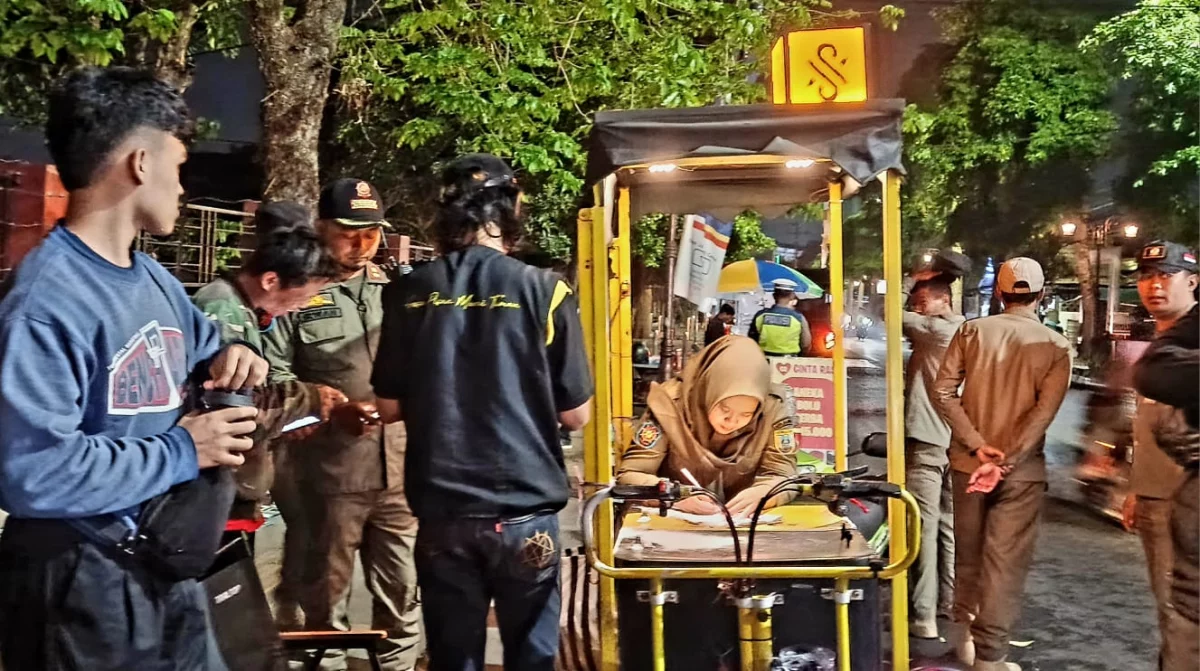 Viral Pedagang Kopi Usir Warga di Trotoar Salatiga, Pemkot Tertibkan PKL Alun-alun Pancasila