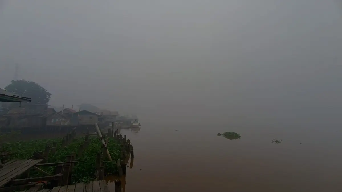 Kabut Asap Selimuti Sampit Pagi Ini, Jarak Pandang Cuma 100 Meter di Kotim
