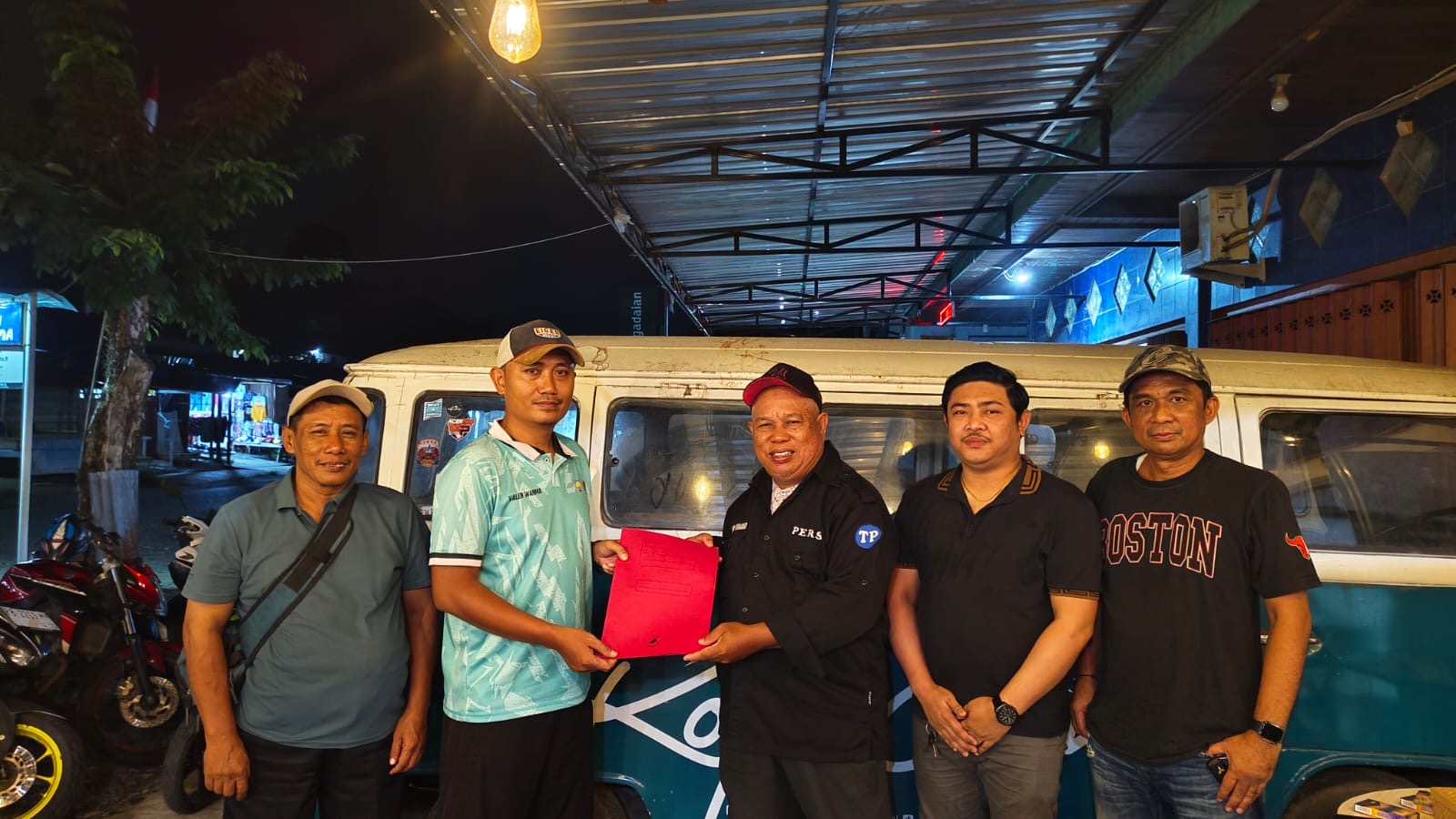 JMSI Papua Barat Serahkan Mandat Pembentukan PC Teluk Bintuni, 4 Pemilik Media Siber Diberi Waktu 3 Bulan Konsolidasi