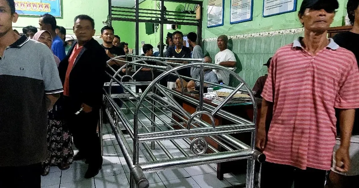 Panitia Pilkades Taman Pemalang Ditantang Sumpah Banyu Taman, Massa Bawa Keranda ke Ruang Rapat