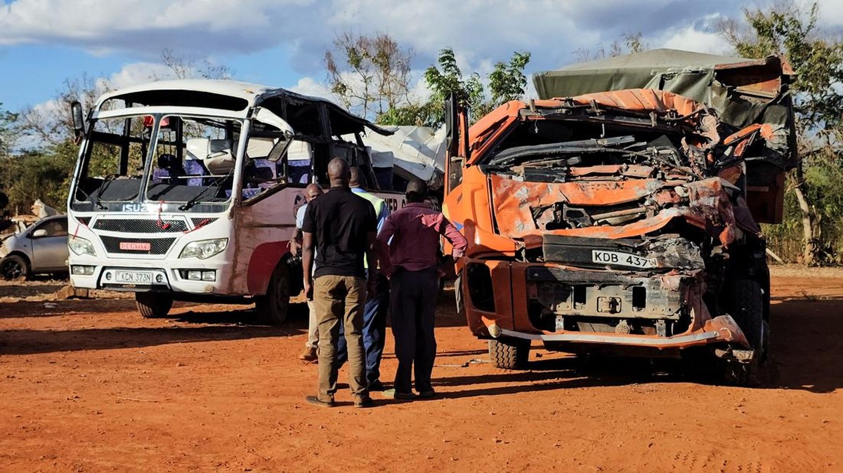 Bus Rombongan Pelayat di Kenya Terguling Dihantam Truk, 24 Tewas