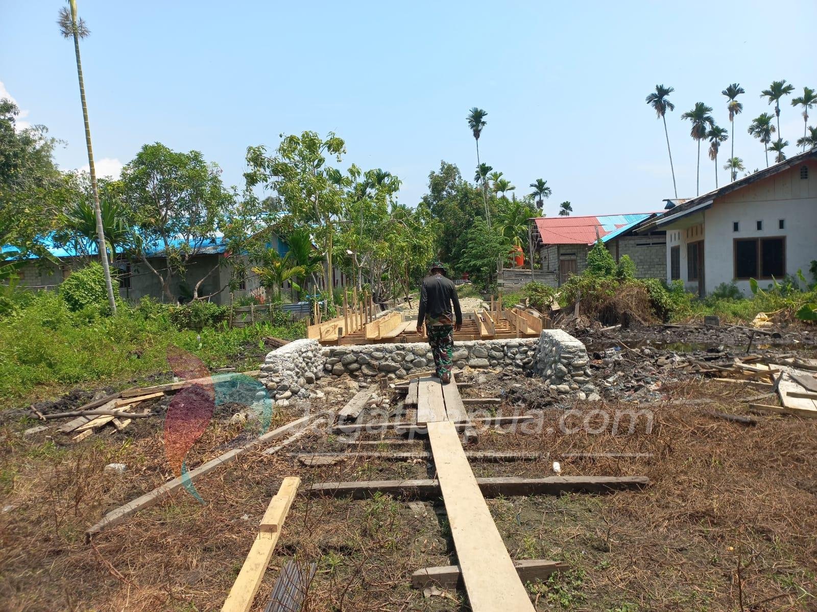 Jembatan TMMD ke-130 Kodim 1808/Mansel di Ransiki Masuk Tahap Pembesian, Akses Warga Yamboi Segera Terhubung