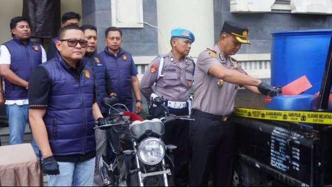 Polisi Bongkar Penyalahgunaan Pertalite di Denpasar, 795 Liter Disita