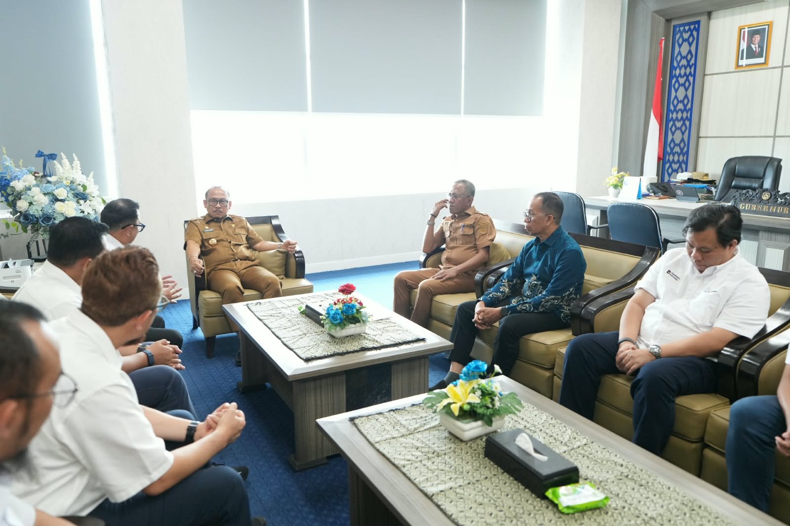 Gubernur Sulbar Minta Pertamina Kajian Terminal BBM Sendiri, Antrean SPBU di Mamuju Jadi Pemicu