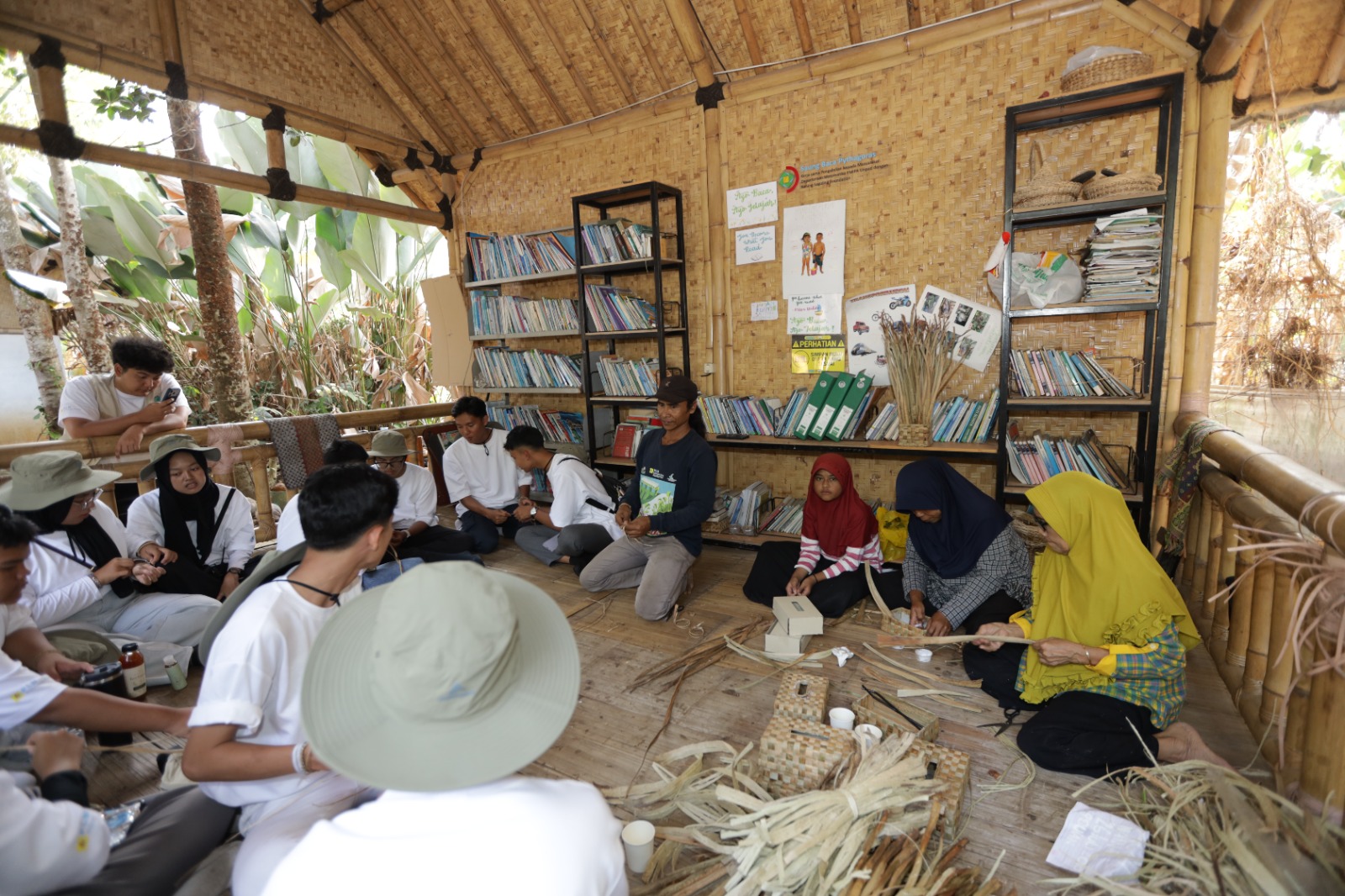 PLN Indonesia Power Raih ESG Now Awards 2026 lewat Eceng Gondok