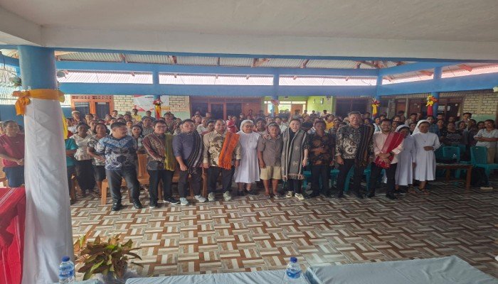 Julie Laiskodat Ingatkan Warga Sumba Tengah Waspadai Rentenir Berkedok Bank, Minta Pastikan Simpanan Dijamin LPS