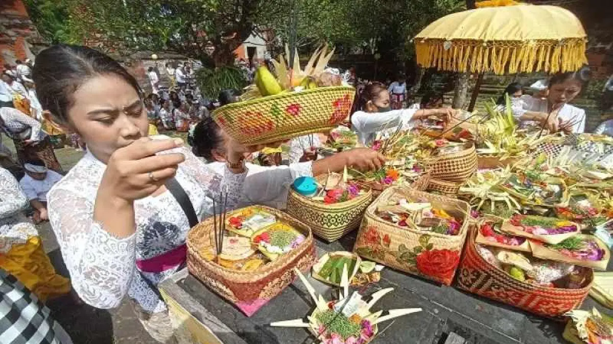 12 Rerainan Bali Sepanjang Oktober 2026, dari Tumpek Wayang hingga Hari Raya Saraswati