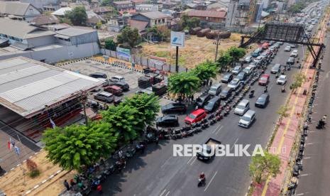Pertamina Patra Niaga Tambah 72 Tangki Atasi Antrean BBM di 3 Wilayah