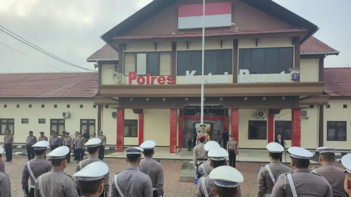 Polres Kutai Barat Gelar Upacara Sumpah Pemuda ke-98, Wakapolres Subari Tegaskan Komitmen Pelayanan Prima